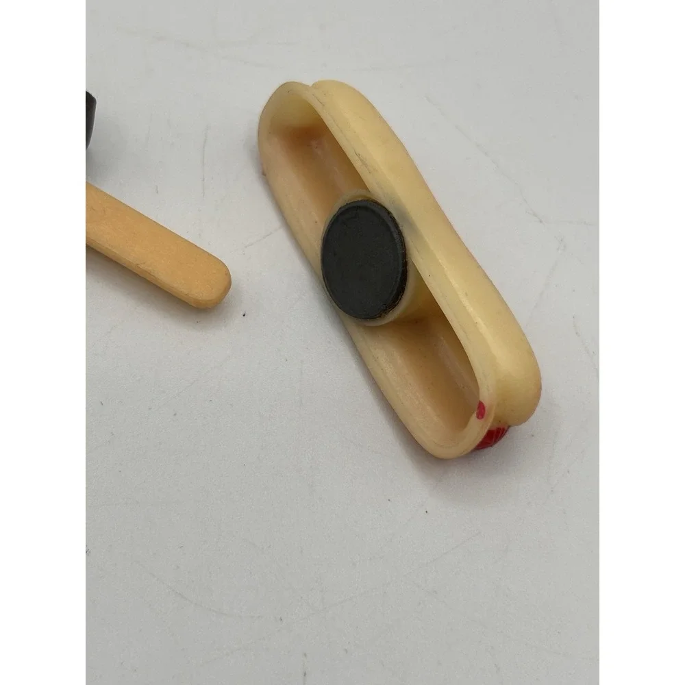 The Unbranded Brand vtg hamburger
